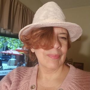 Meet your Posher, Edna